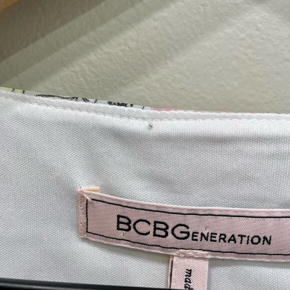 NWT BCBGeneration Color Storybook Floral Dress - Size: XS - Picture 4 of 12